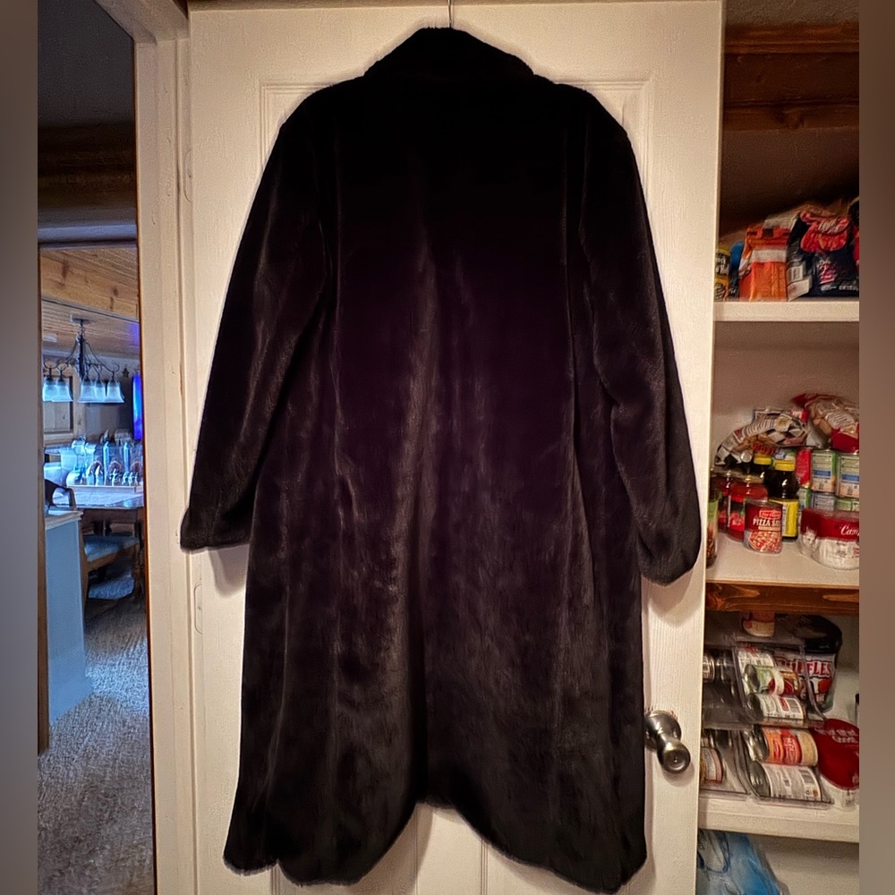 Jolie & Joy Sz Large Black Faux Fur Open Trench Coat w/ side pockets - Picture 6 of 7